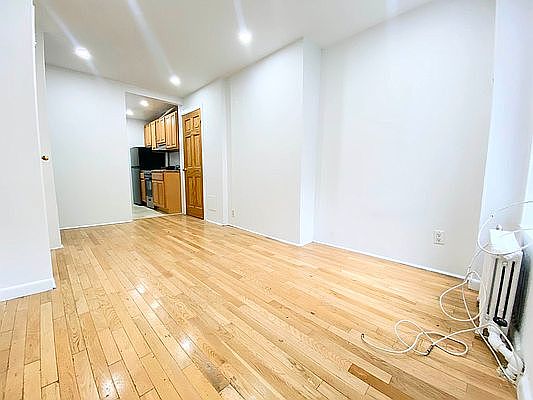 2nd image of 153 A Ave #1