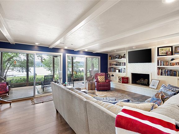 5th image of 214 N Shore Dr