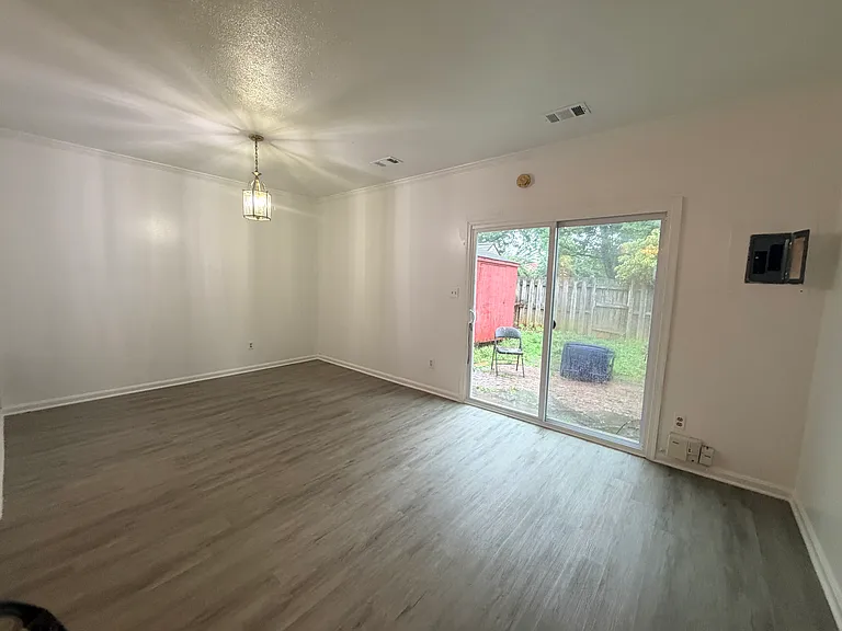 8642 Sumter Ct — Photo 9