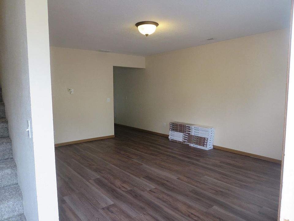 1st image of 715 W Cottonwood St #B