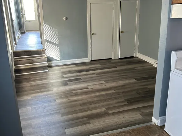 54 5th St, Salem, NJ 08079