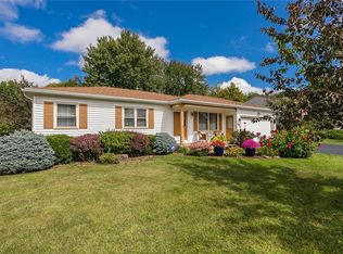 16 Renaissance Dr, Rochester, NY 14626