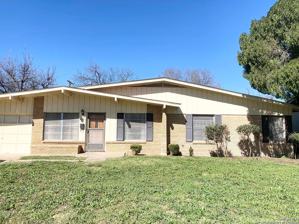 1st image of 4631 LAKEWOOD DR