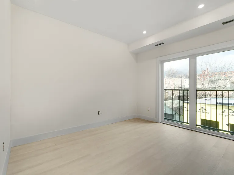 625 Harvie Ave #1 — Photo 13