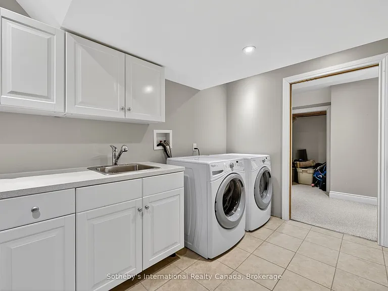 36 Kayla Cres — Photo 44