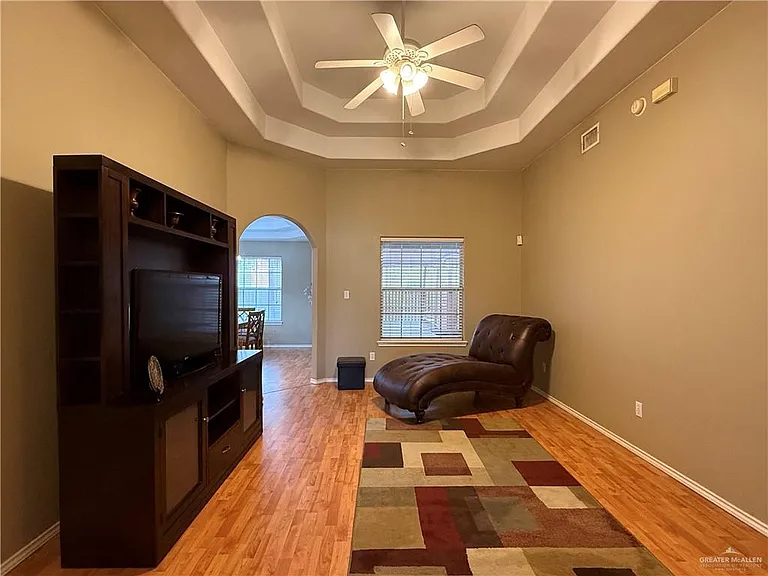 1328 Nora Dr — Photo 3
