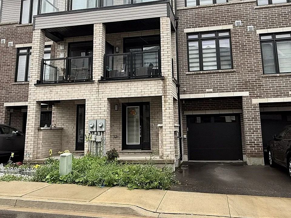 585 Colborne St E #711