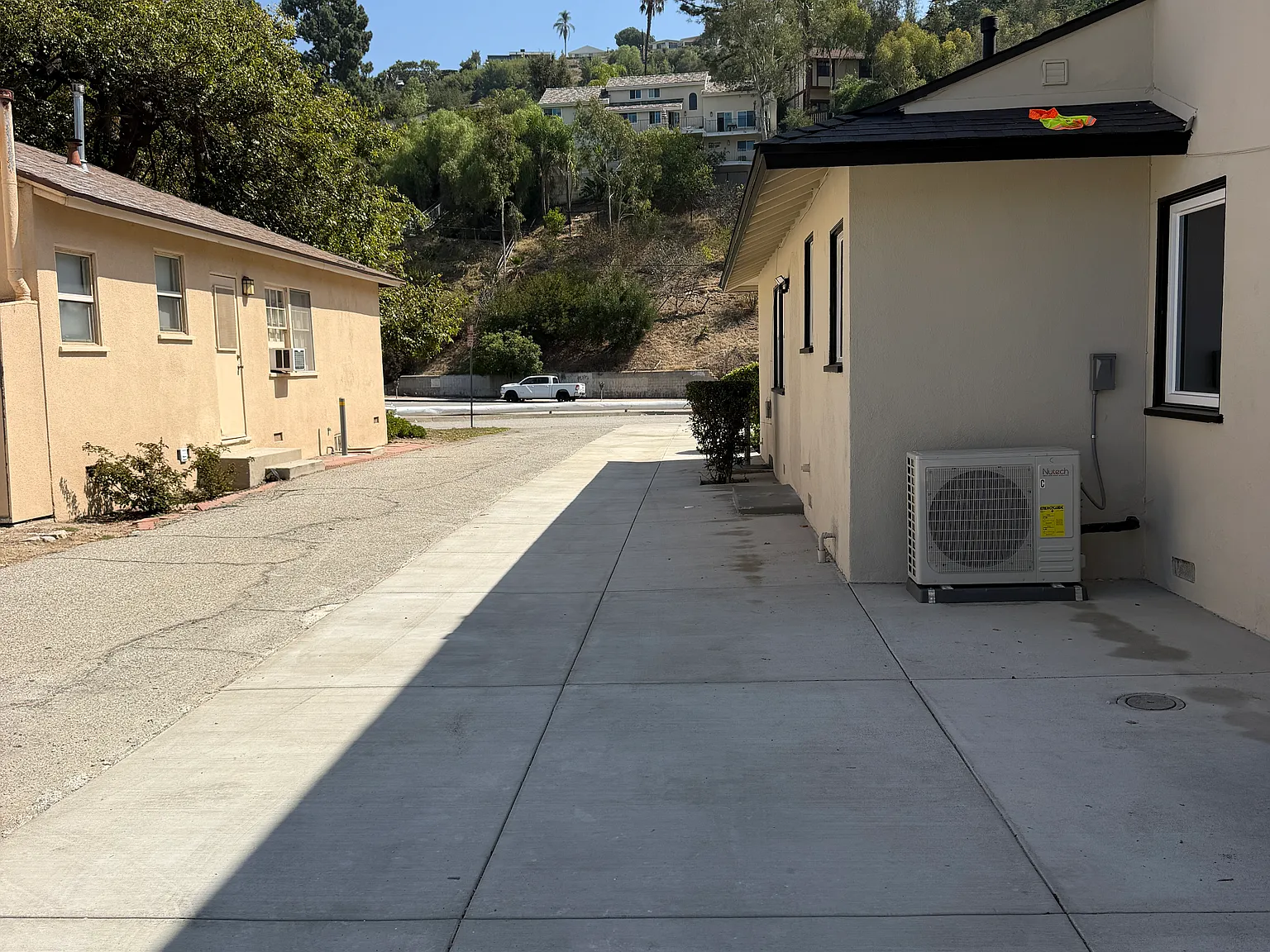 2 bed, 900 sqft, $4,500 — Photo 2