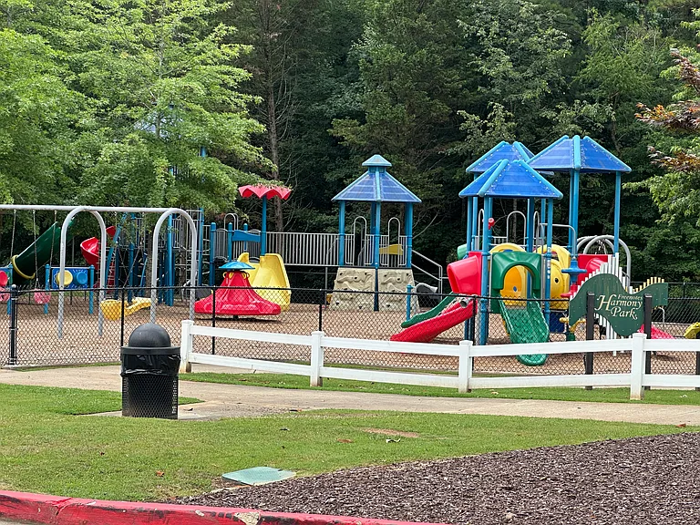Pinehollow Ct — Photo 16