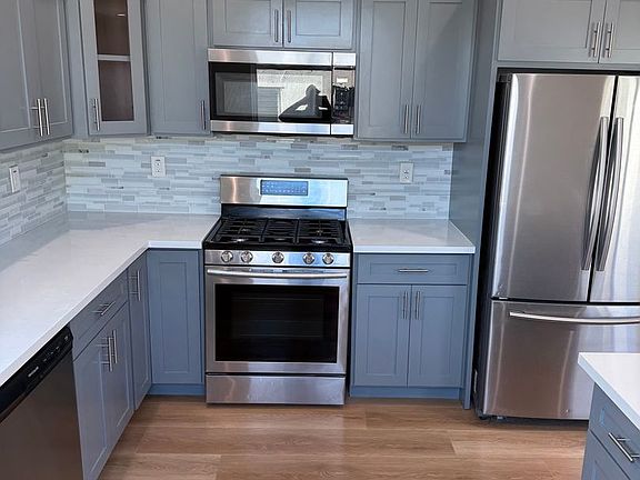 3rd image of 1147 Tamarind Ave #1147