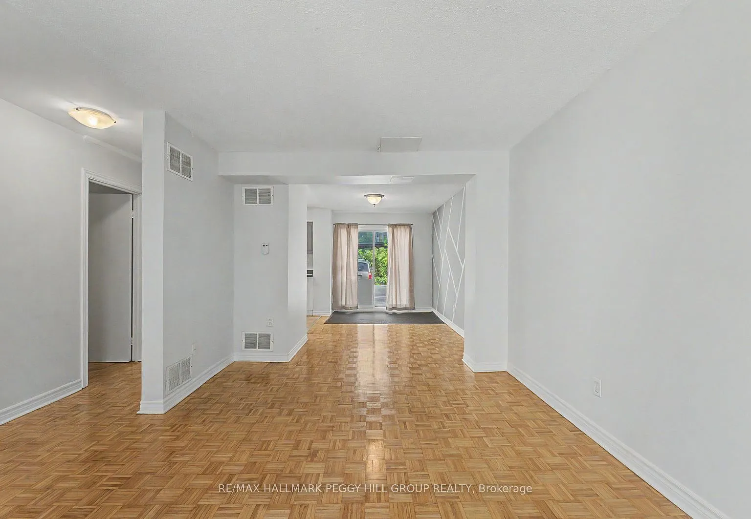 5 bed, $2,350 — Photo 3