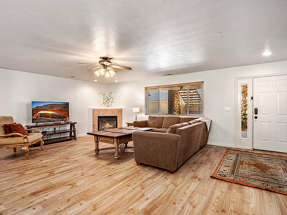 4th image of 1845 W Canyon View Dr APT 1005
