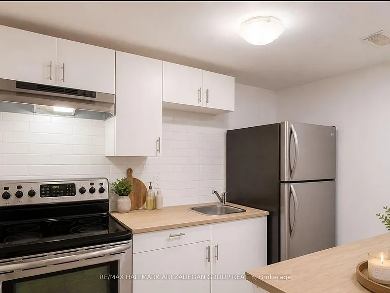 60 Carl Tennen St — Photo 17