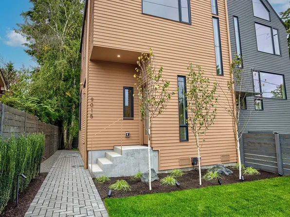 9015 8th Avenue NE, Seattle, WA 98115