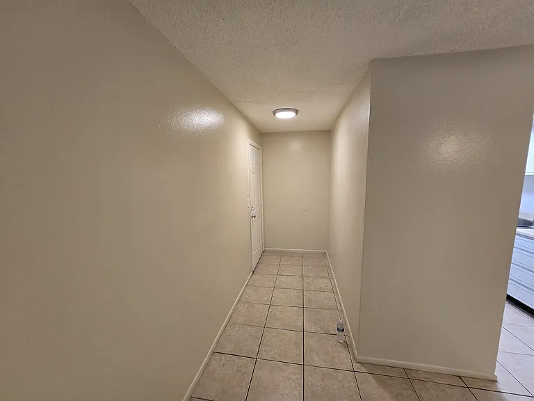 145 Pinellas Way N #7 — Photo 2