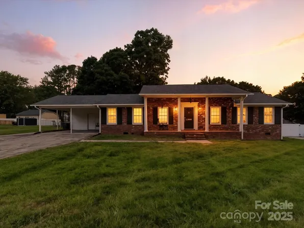 2426 Redbud Dr, Gastonia, NC 28056