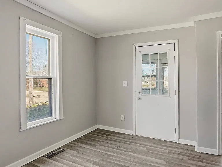 723 Union Ave — Photo 3