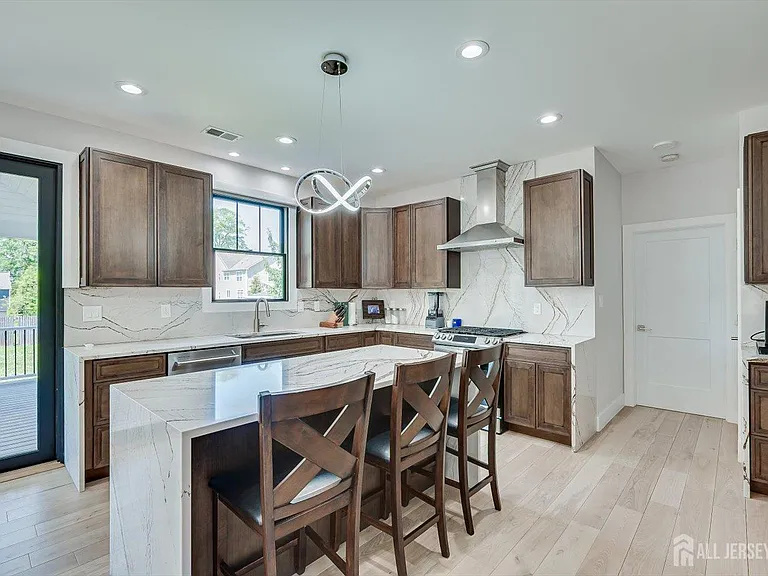145 Center St — Photo 15