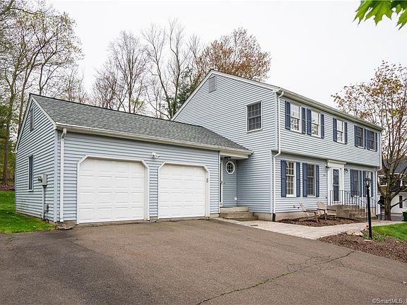 3rd image of 195 Lincoln Dr