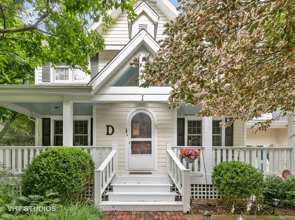 90 Maiden Ln, Dundee, IL 60118