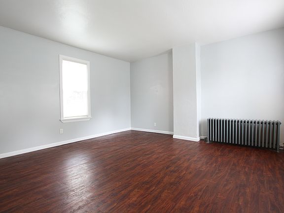 3rd image of 539 Baldwin St