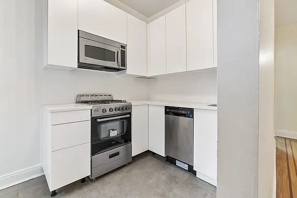 Rented by Avi Nash Associates | media 27