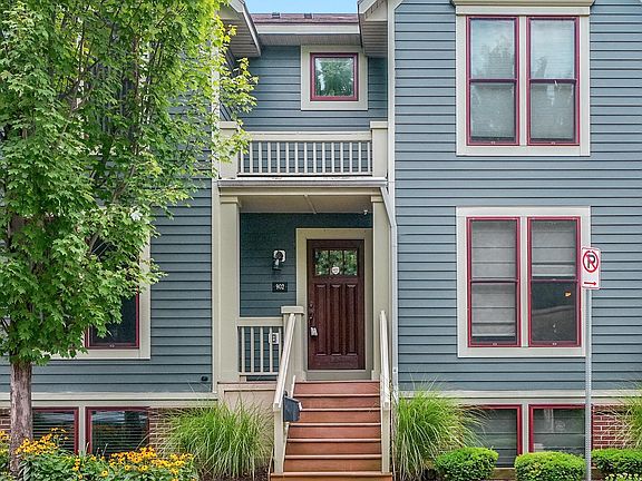 3rd image of 902 Blodgett St SE