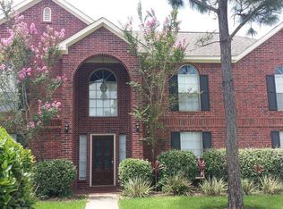 1906 Willow Lake Dr, Pearland, TX 77581