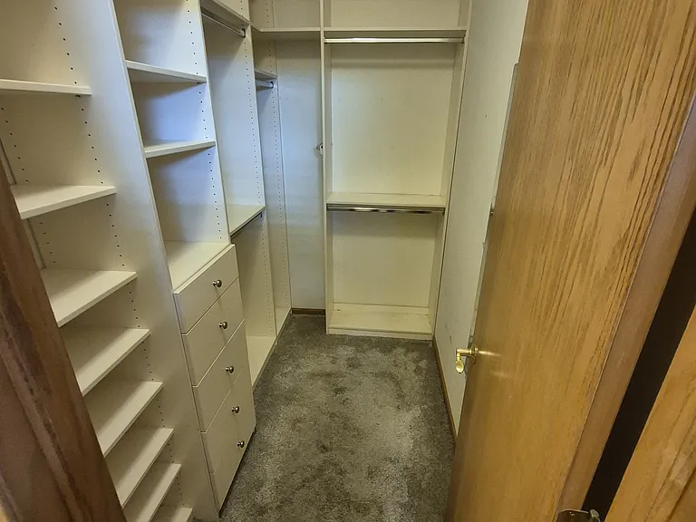 1628 Devonshire Ln — Photo 10