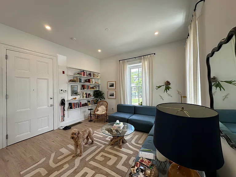231 W Johnson Street — Photo 24