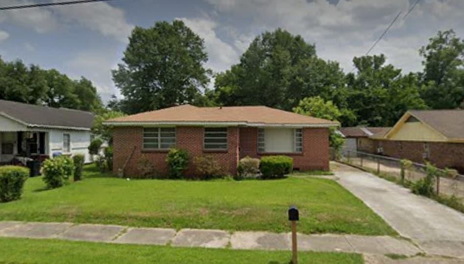 1st image of 136 Oak Park Blvd