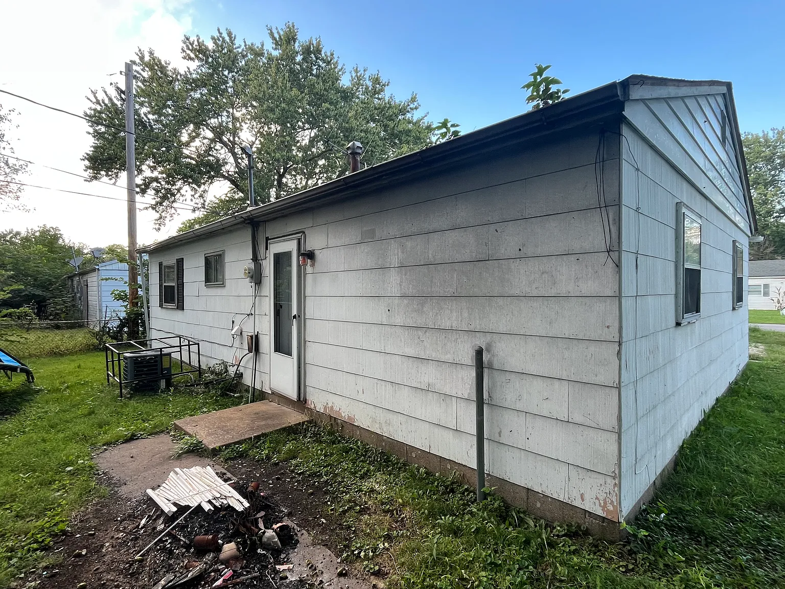 3 bed, 936 sqft, $845 — Photo 4