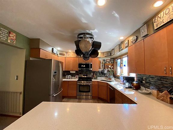 3rd image of 630 Forest Park Dr