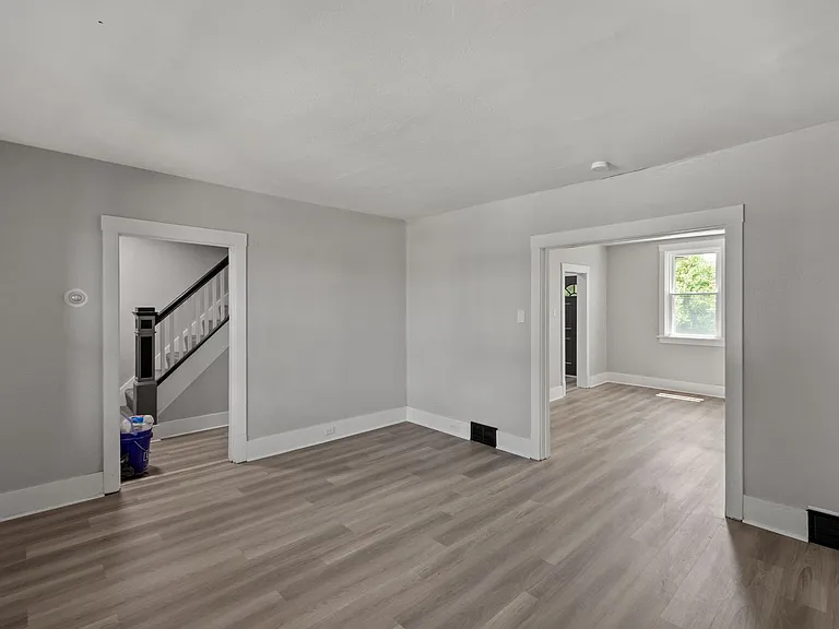 109 W Cherryhill St — Photo 13