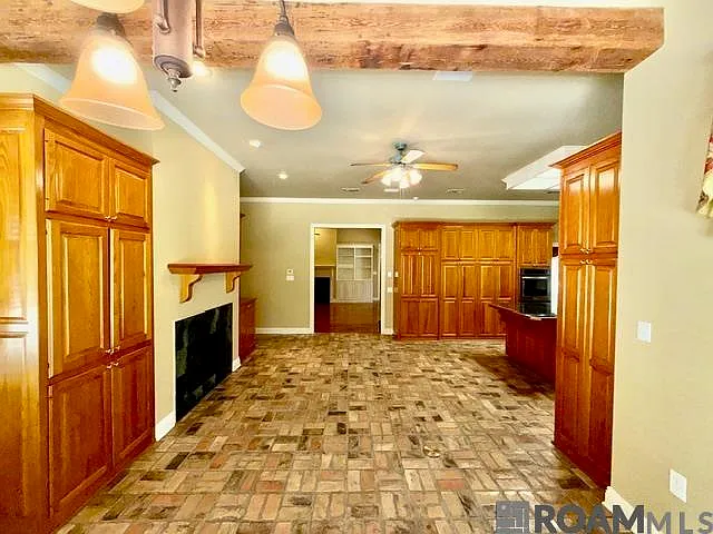 16756 Amberwood Dr — Photo 12