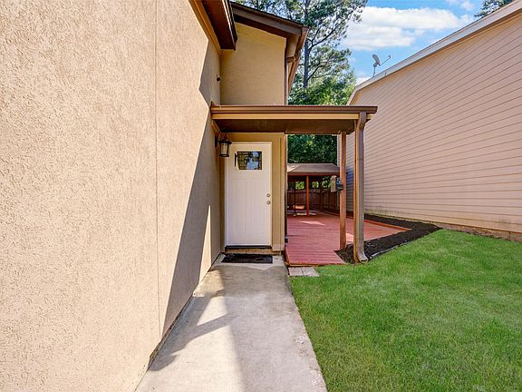 2nd image of 3010 Whitman Dr