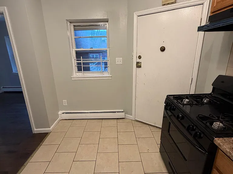 479 Roseville Ave #9 — Photo 6