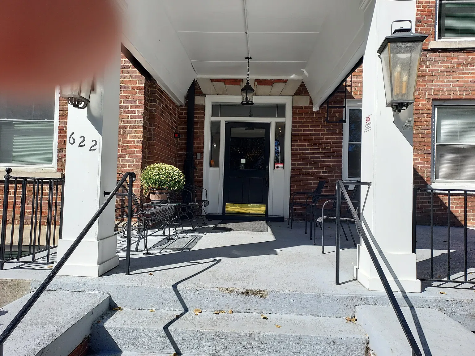 2 bed, 950 sqft, $1,600 — Photo 2