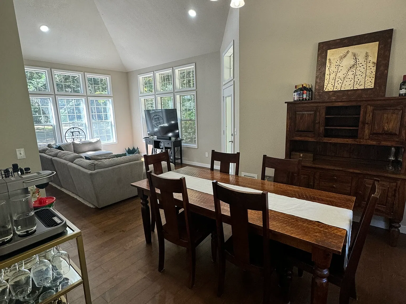 3 bed, 2.5 bath, 2200 sqft, $3,650 — Photo 4