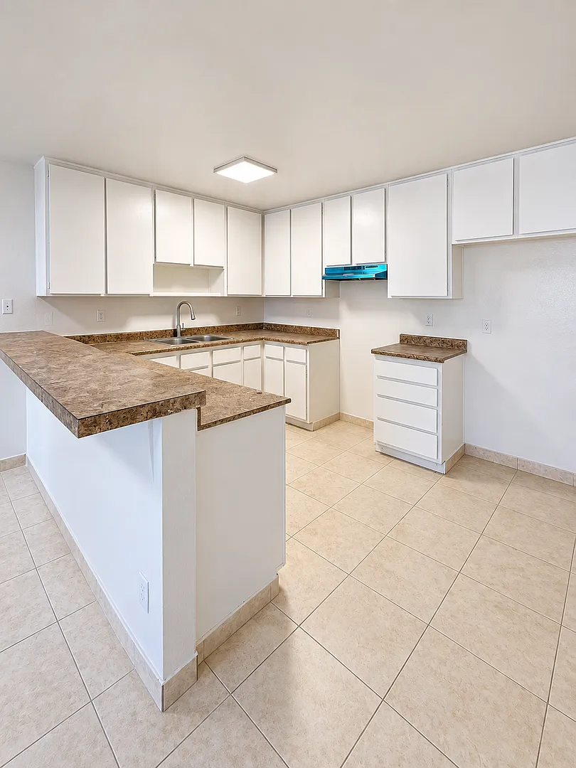 Woodman Apartments — Photo 4