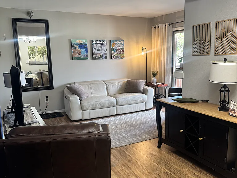 7311 Huntsmen Cir #C — Photo 2