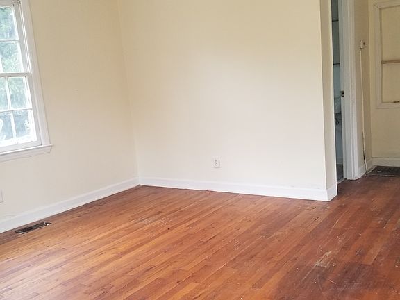5th image of 1828 Oaklawn Ave Unit 1