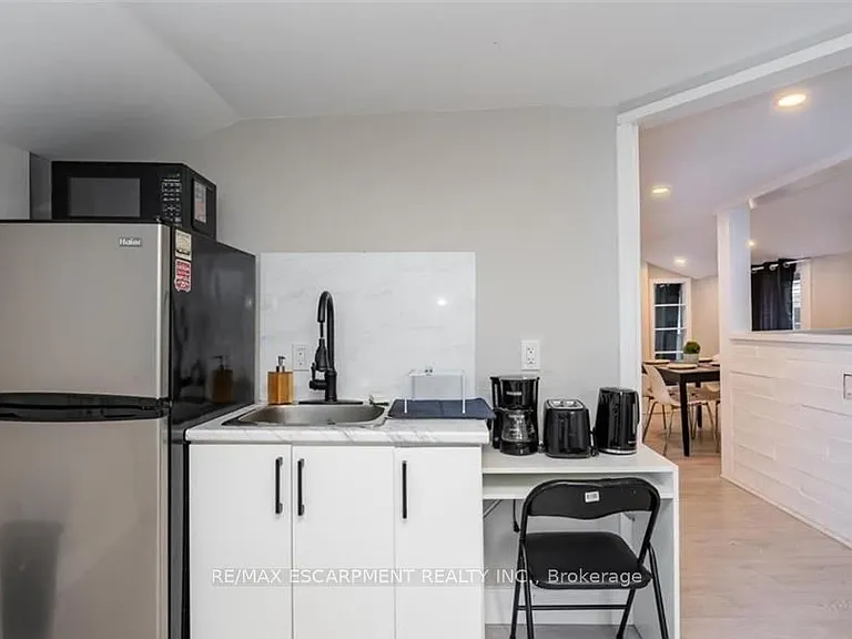38 Inchbury St #3 — Photo 3