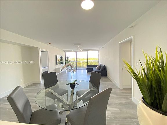 4th image of 20515 E Country Club Dr APT 549