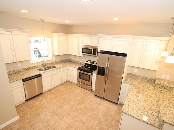 3rd image of 171 Blackbird Village Cir