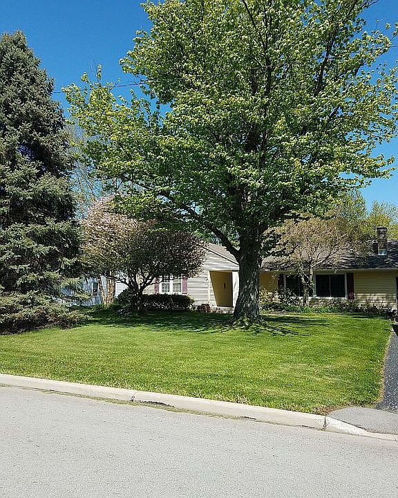 1st image of 1827 Westview Dr