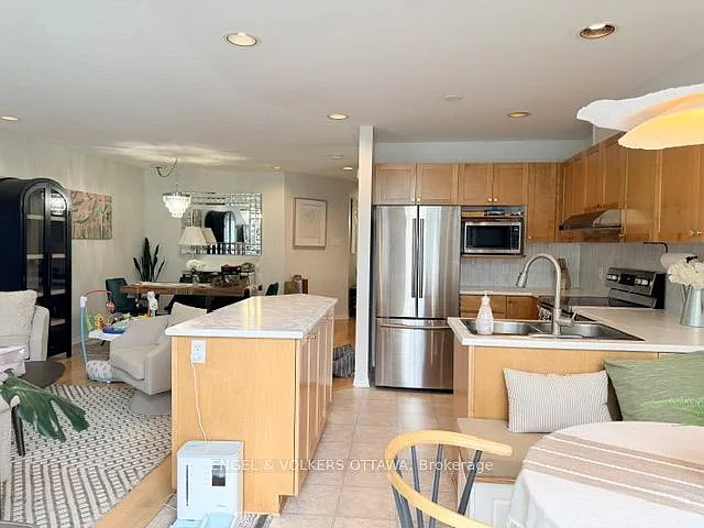 124 Landover Cres — Photo 18