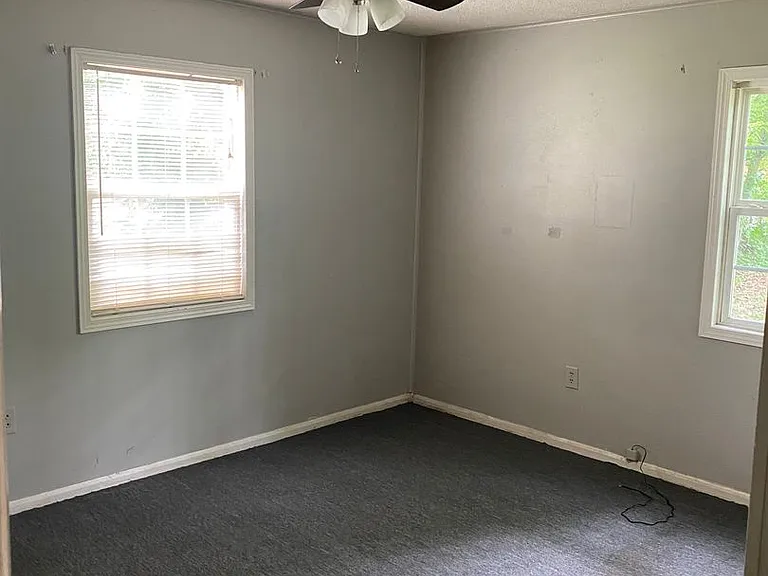 4889 Montgomery Rd — Photo 5