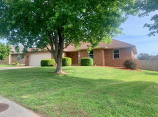 5345 Butternut Dr, Springfield, MO 65802