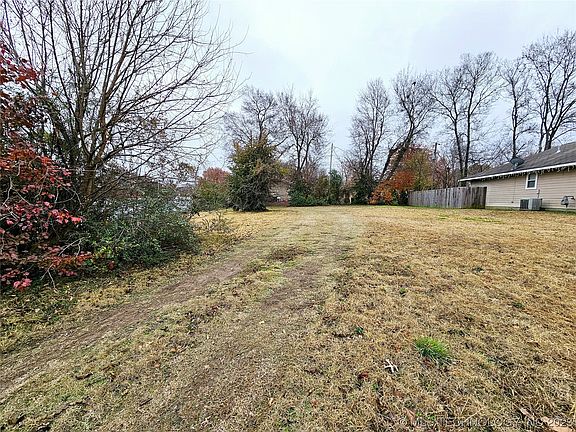 5th image of S Chickasaw Ave